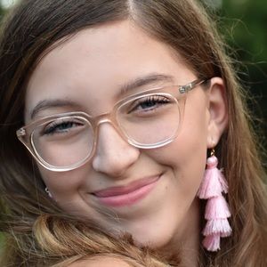 Meet your Posher, Caroline